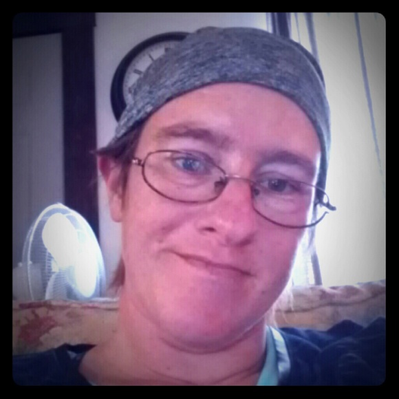 Meet your Posher, Beth - Picture 1 of 1